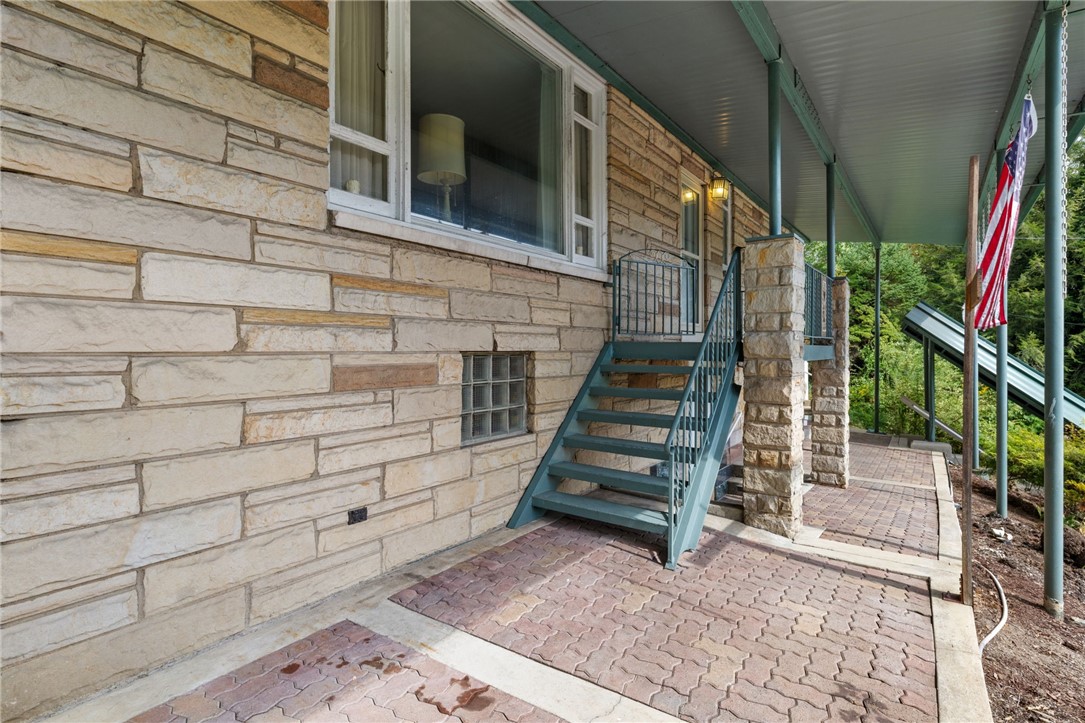 Aliquippa, Pennsylvania 15001, United States, 3 Bedrooms Bedrooms, ,3 BathroomsBathrooms,Residential,Contingent,215928