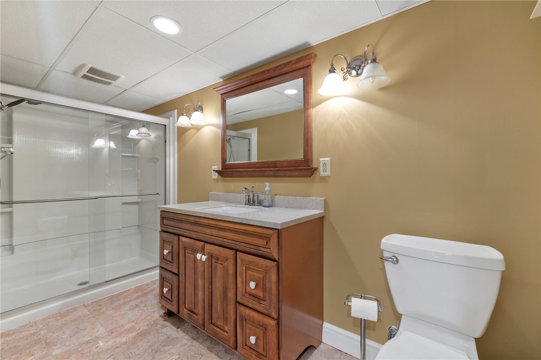 Aliquippa, Pennsylvania 15001, United States, 3 Bedrooms Bedrooms, ,3 BathroomsBathrooms,Residential,Contingent,215928