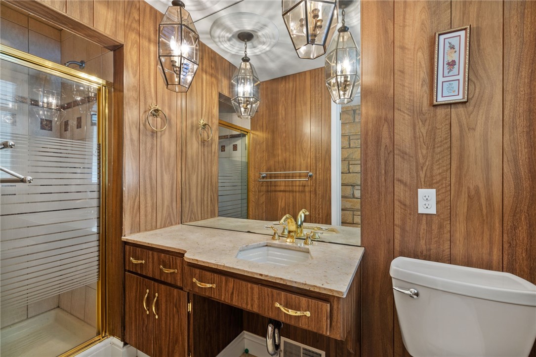 Aliquippa, Pennsylvania 15001, United States, 3 Bedrooms Bedrooms, ,3 BathroomsBathrooms,Residential,Contingent,215928