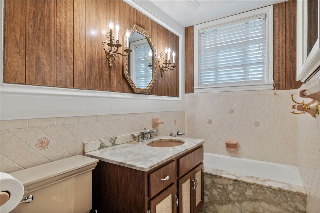 Aliquippa, Pennsylvania 15001, United States, 3 Bedrooms Bedrooms, ,3 BathroomsBathrooms,Residential,Contingent,215928