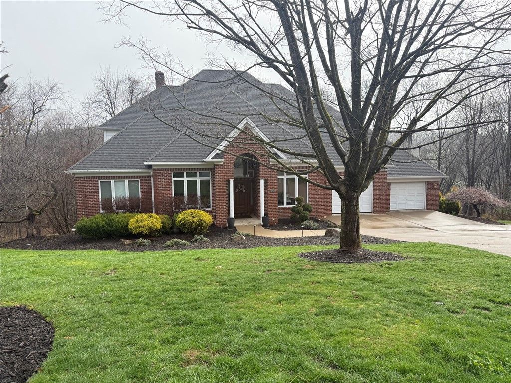 Photo of 217 Pine Grove Ct, Baden, PA 15005 (MLS # 1749408)