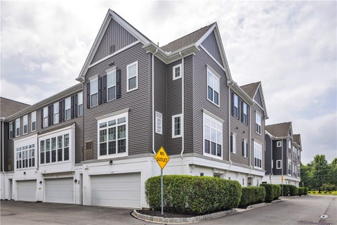 Townhouse For Sale - 325 Parade St St<br/> Cranberry Twp, PA 16066