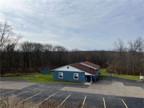 Photo of 1780 Maple Dr, Hermitage, PA 16148 (MLS # 1744441)
