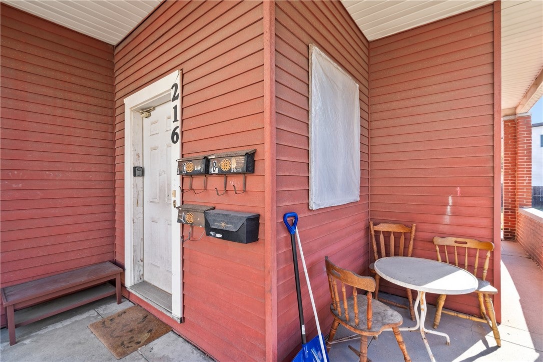 216 Clifton Ave