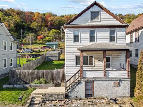 Photo of 244 5th St, Conemaugh Boro, PA 15909 (MLS # 1726282)