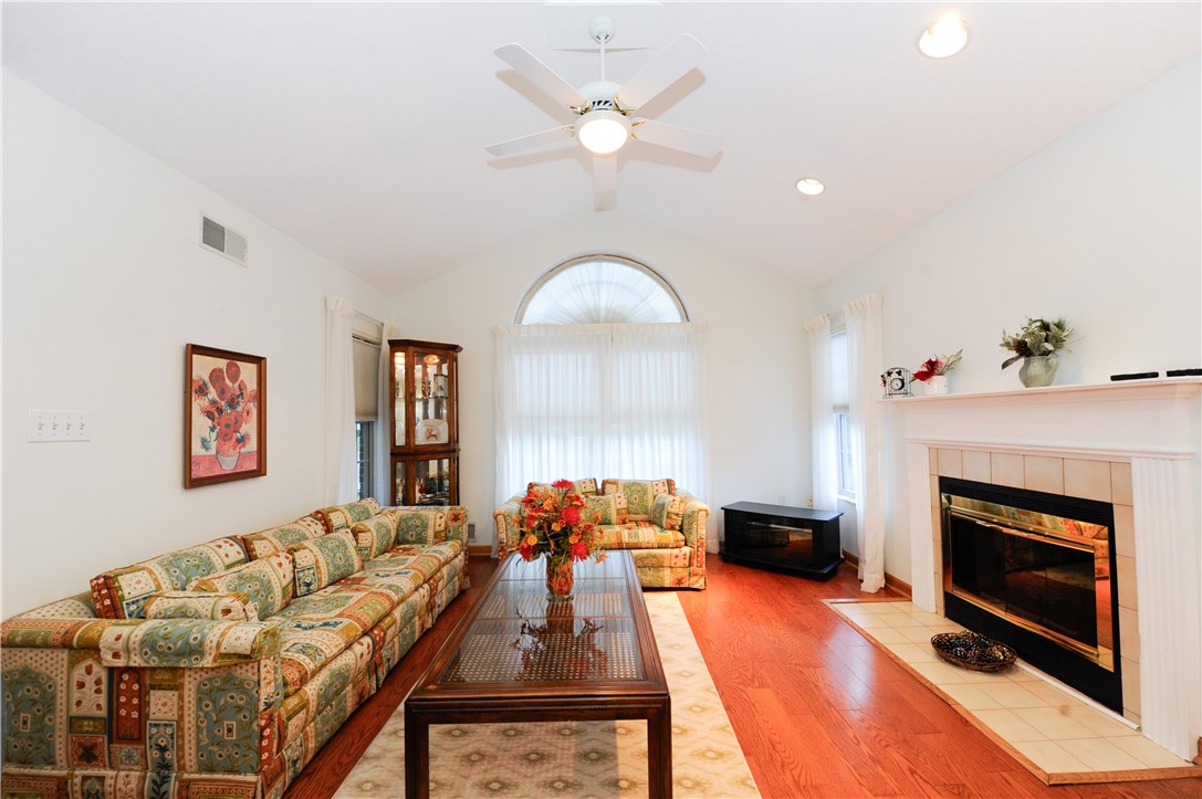 1467 Greenbriar Court