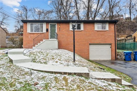 Photo of 257 Saint Croix Dr, Pittsburgh, PA 15235 (MLS # 1727612)