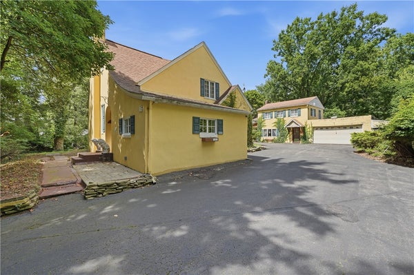 16 W CLEN MOORE BLVD, NEW CASTLE, PA 16105 - Image c90805eb34727d2e9bd1950fda1eb7bd/4062194577