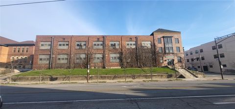 4017 Liberty Ave Bloomfield PA 15224