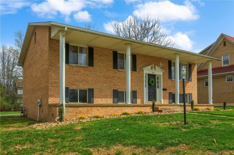 Photo of 201 E Hazelcroft Ave, New Castle, PA 16105 (MLS # 1748025)