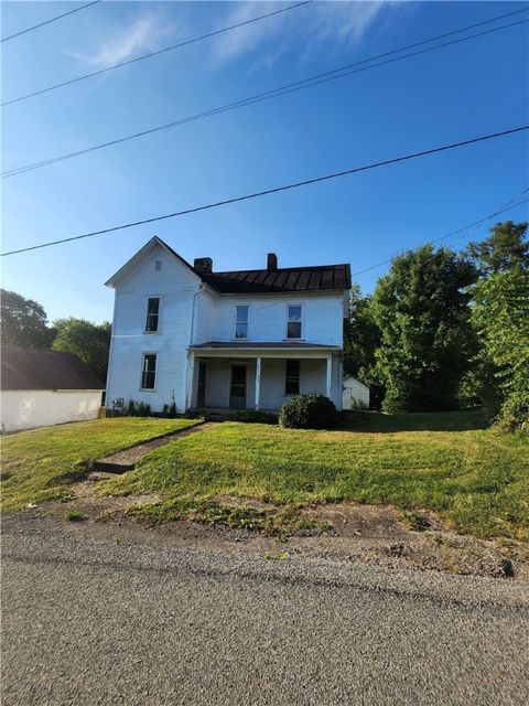 Photo of 917 Mapletown Rd, Greensboro, PA 15338 (MLS # 1736611)