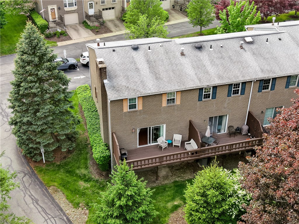 1601 Harewood Sq