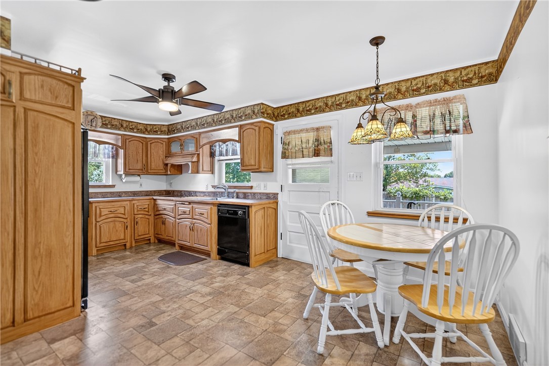 Moon/Crescent Twp, Pennsylvania 15108, United States, 4 Bedrooms Bedrooms, ,3 BathroomsBathrooms,Residential,Active,184527