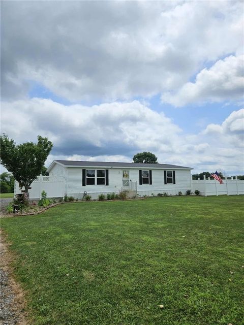 Photo of 145 Boomerang Rd, Harrisville, PA 16038 (MLS # 1731262)