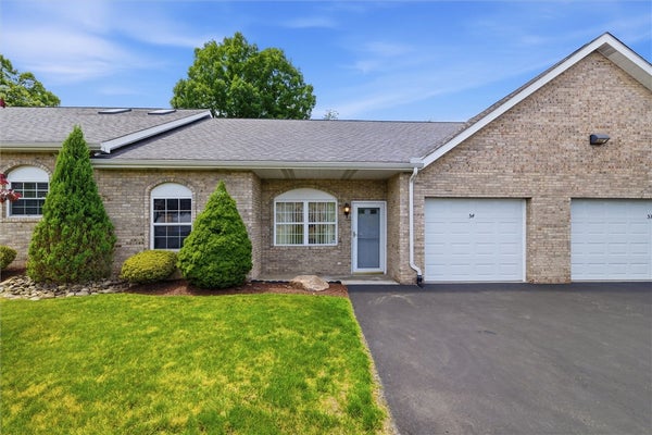 54 DAVID DR, NEW KENSINGTON, PA 15068 - Image c93a467227c8f609ecb7bb421f3baf32/305787253