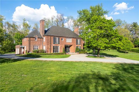 Photo of 470 Fairview Rd, Pittsburgh, PA 15238 (MLS # 1750406)