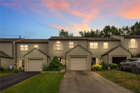 Photo of 529 Brandywine Dr, Cranberry Twp, PA 16066 (MLS # 1741819)