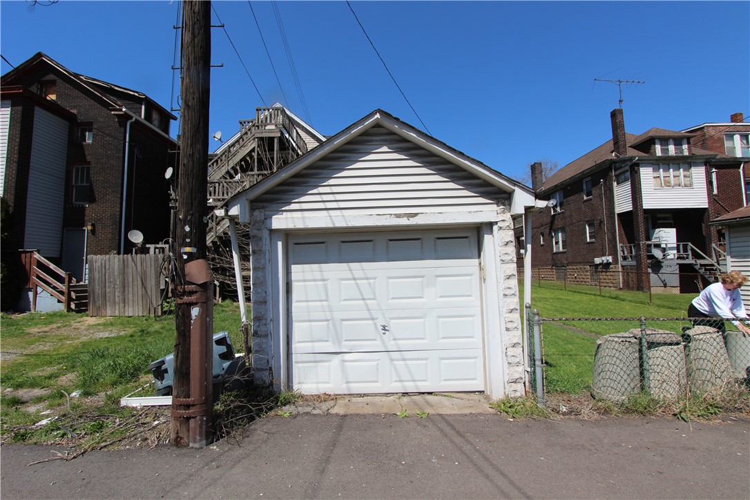 328 Center Street
