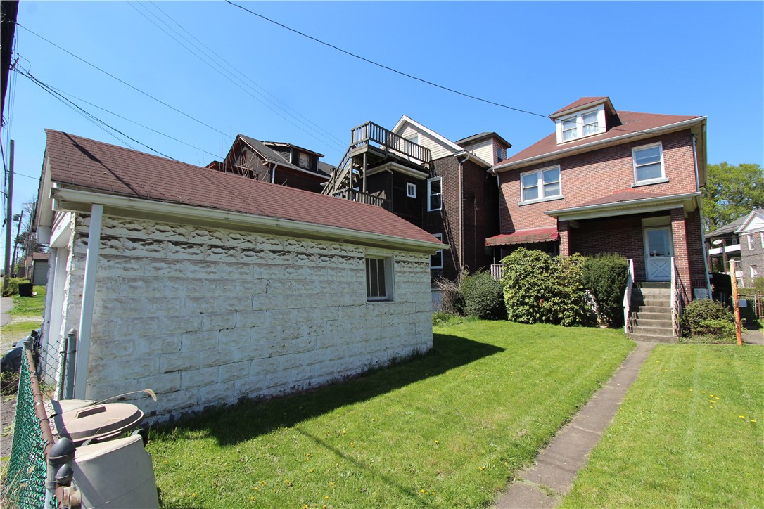 328 Center Street