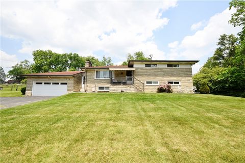 Photo of 219 Hays Rd, Pittsburgh, PA 15241 (MLS # 1732578)