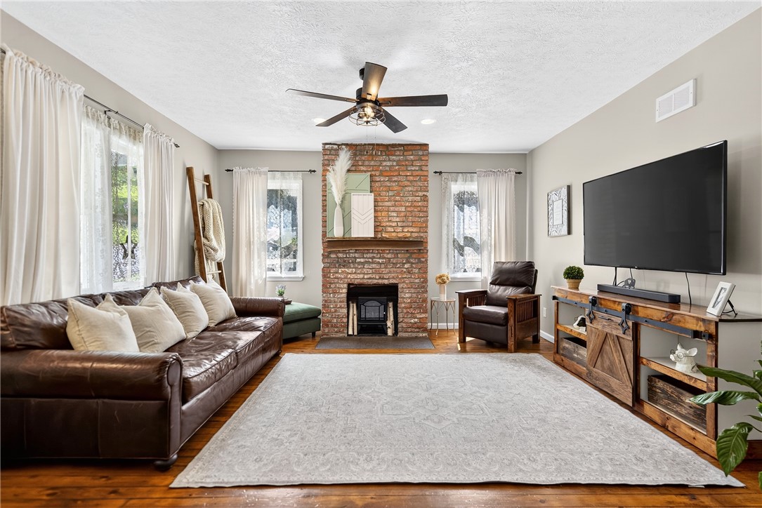 City Of Washington, Pennsylvania 15301, United States, 4 Bedrooms Bedrooms, ,3 BathroomsBathrooms,Residential,Active,179258