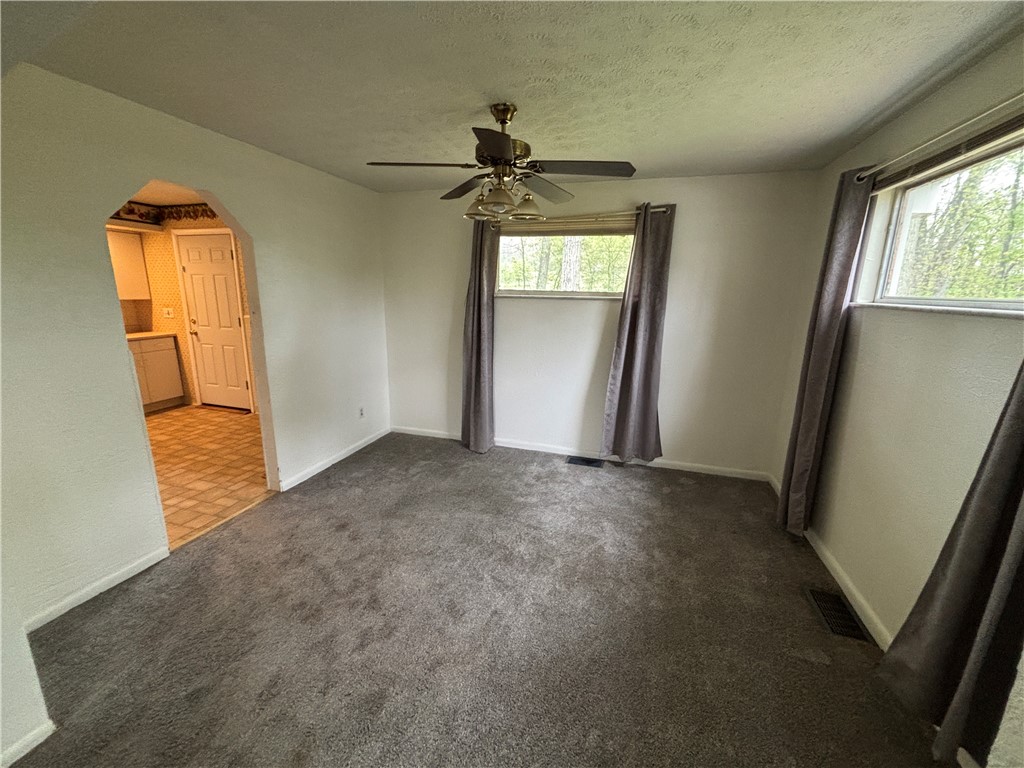 104 Hunter Ln
