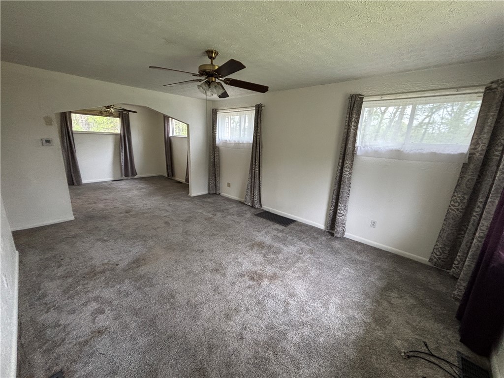 104 Hunter Ln