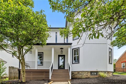 Photo of 312 N Fairfield St, Ligonier, PA 15658 (MLS # 1724904)