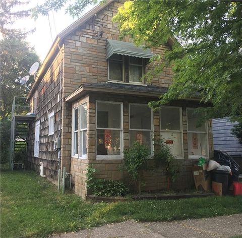 Photo of 1054 W 11th St, Erie, PA 16502 (MLS # 1733262)