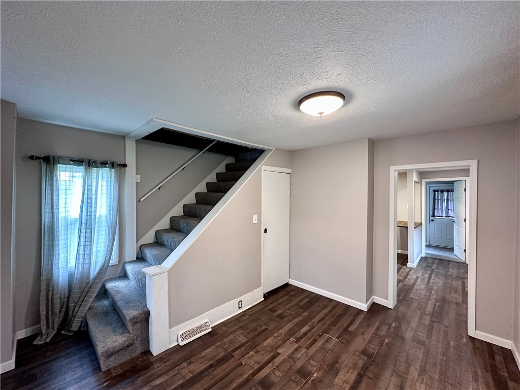 Shenango Twp, Pennsylvania 16101, United States, 3 Bedrooms Bedrooms, ,2 BathroomsBathrooms,Residential,Active,197221