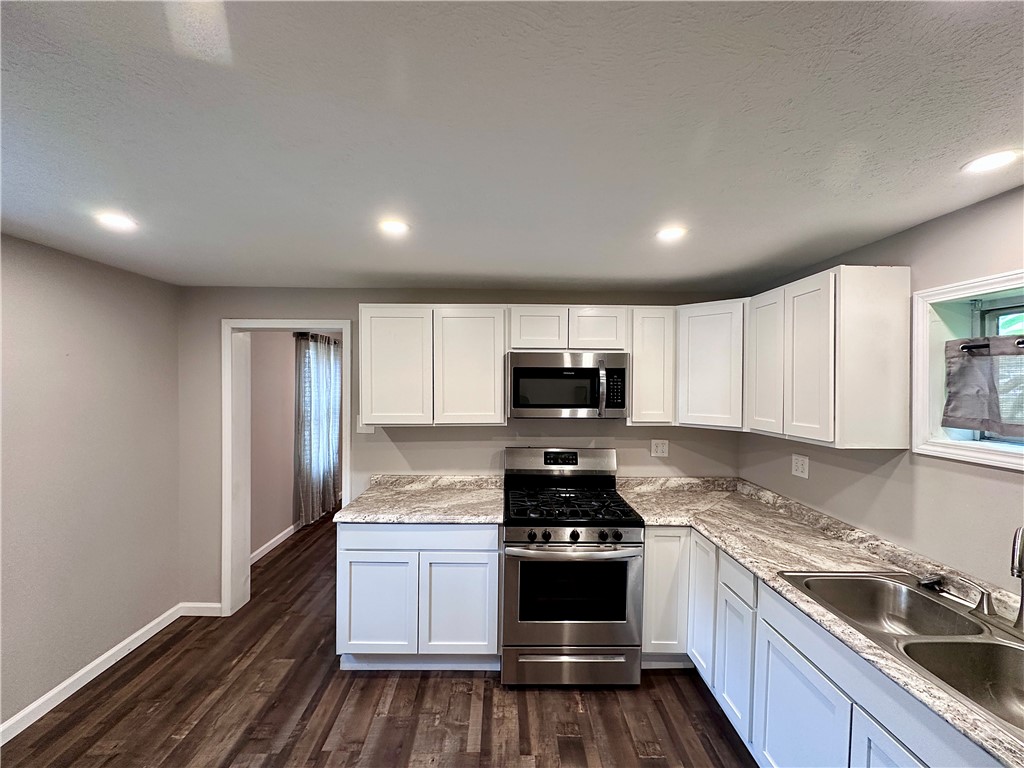 Shenango Twp, Pennsylvania 16101, United States, 3 Bedrooms Bedrooms, ,2 BathroomsBathrooms,Residential,Active,197221