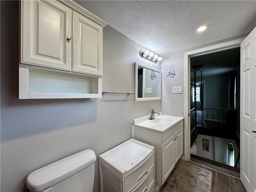 Shenango Twp, Pennsylvania 16101, United States, 3 Bedrooms Bedrooms, ,2 BathroomsBathrooms,Residential,Active,197221