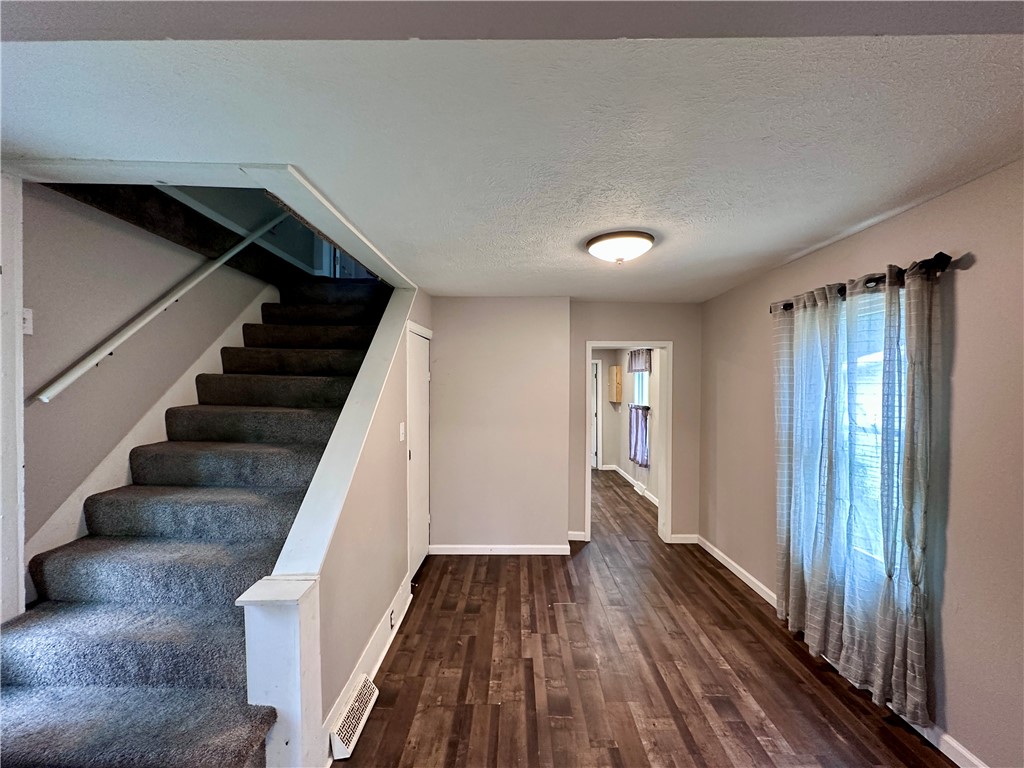 Shenango Twp, Pennsylvania 16101, United States, 3 Bedrooms Bedrooms, ,2 BathroomsBathrooms,Residential,Active,197221