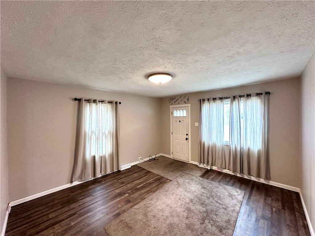 Shenango Twp, Pennsylvania 16101, United States, 3 Bedrooms Bedrooms, ,2 BathroomsBathrooms,Residential,Active,197221