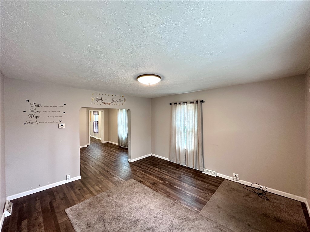 Shenango Twp, Pennsylvania 16101, United States, 3 Bedrooms Bedrooms, ,2 BathroomsBathrooms,Residential,Active,197221