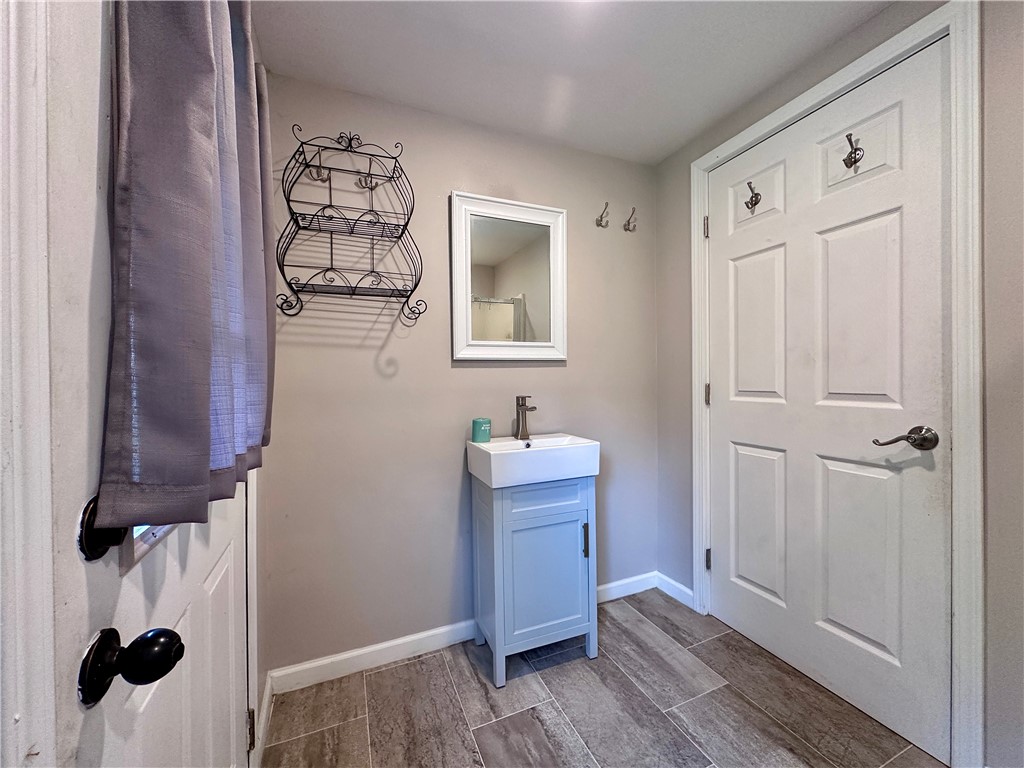 Shenango Twp, Pennsylvania 16101, United States, 3 Bedrooms Bedrooms, ,2 BathroomsBathrooms,Residential,Active,197221