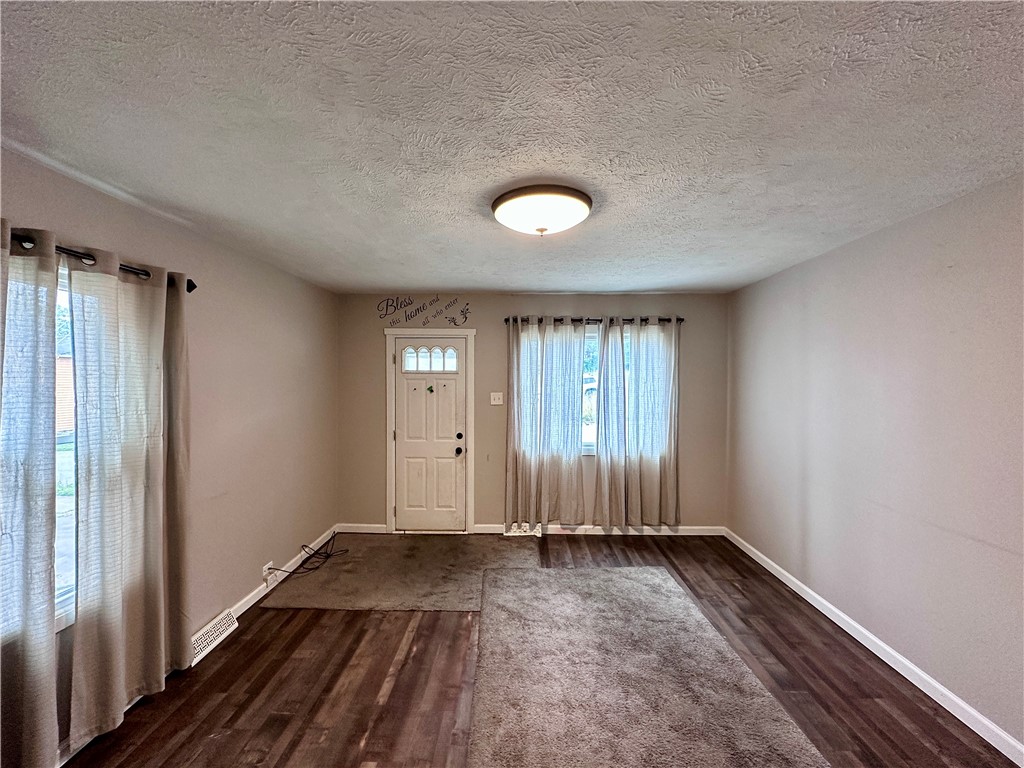 Shenango Twp, Pennsylvania 16101, United States, 3 Bedrooms Bedrooms, ,2 BathroomsBathrooms,Residential,Active,197221