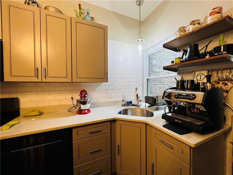 Lawrenceville, Pennsylvania 15201, United States, 3 Bedrooms Bedrooms, ,2 BathroomsBathrooms,Residential,Active,129798