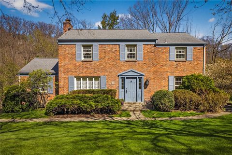 Photo of 111 Woodshire Dr, Pittsburgh, PA 15215 (MLS # 1748221)