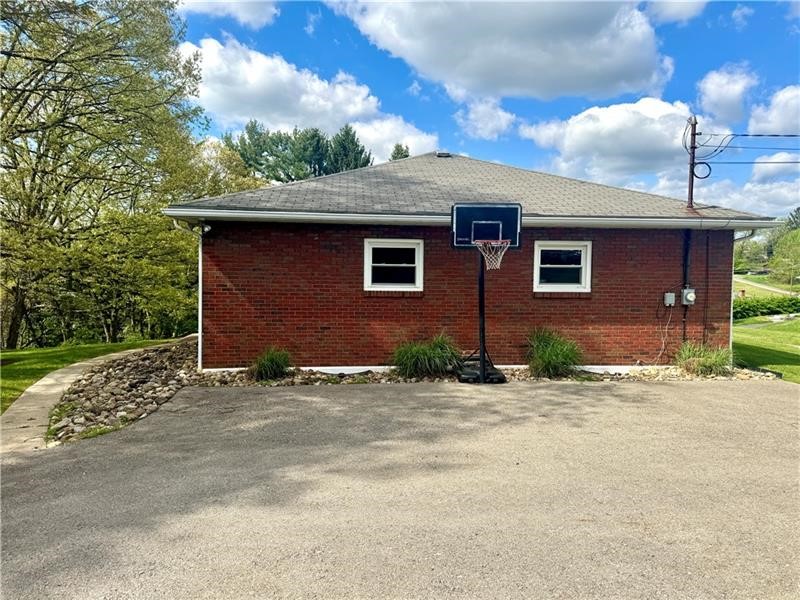 Twp Of But SE, Pennsylvania 16002, United States, 3 Bedrooms Bedrooms, ,2 BathroomsBathrooms,Residential,Active,180077