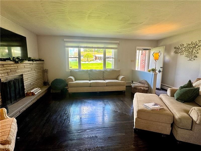 Twp Of But SE, Pennsylvania 16002, United States, 3 Bedrooms Bedrooms, ,2 BathroomsBathrooms,Residential,Active,180077