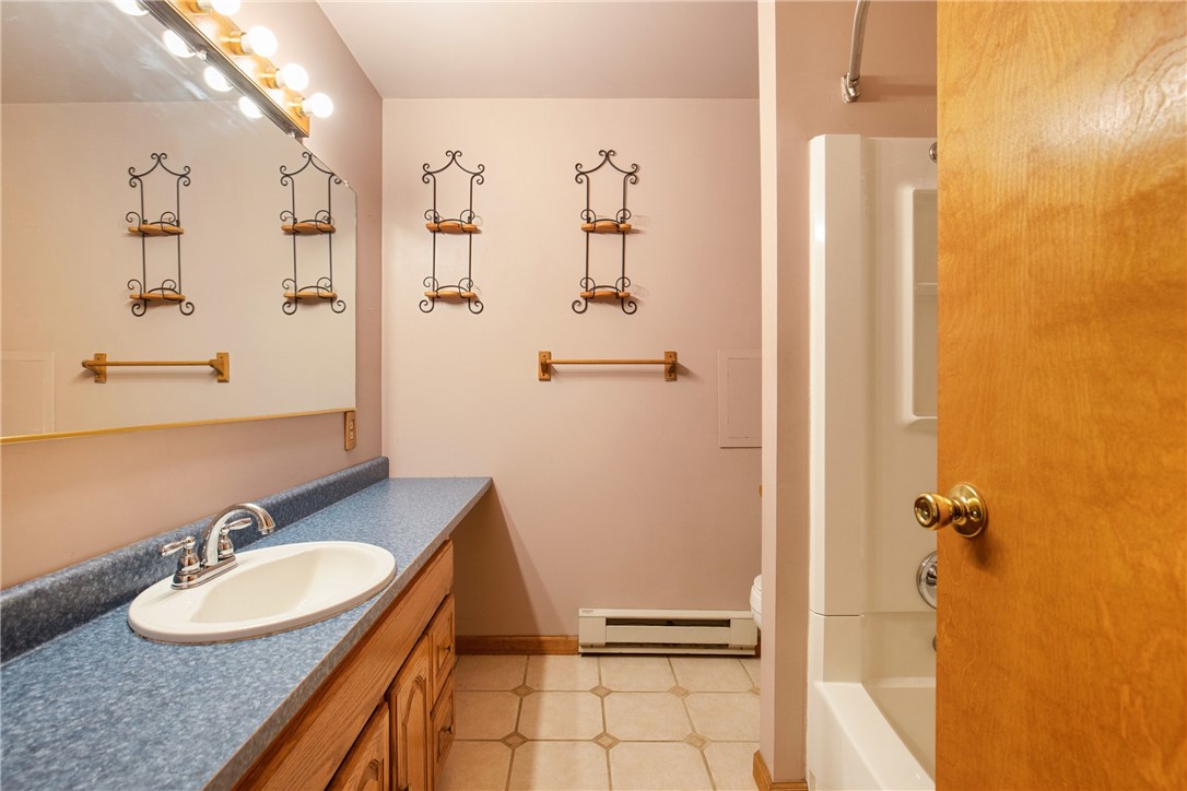 Johnstown, Pennsylvania 15909, United States, 3 Bedrooms Bedrooms, ,3 BathroomsBathrooms,Residential,Pending,183966