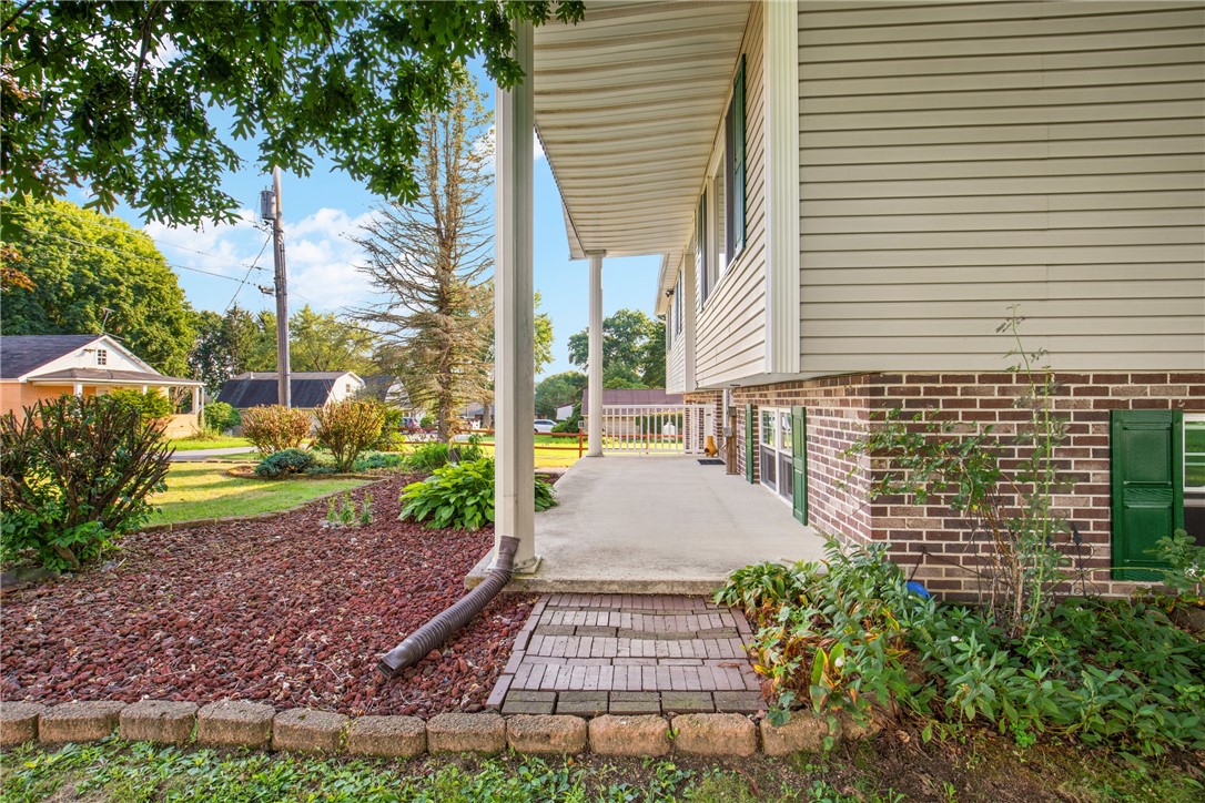 Johnstown, Pennsylvania 15909, United States, 3 Bedrooms Bedrooms, ,3 BathroomsBathrooms,Residential,Pending,183966