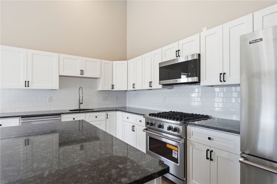 3809 Liberty Ave 403