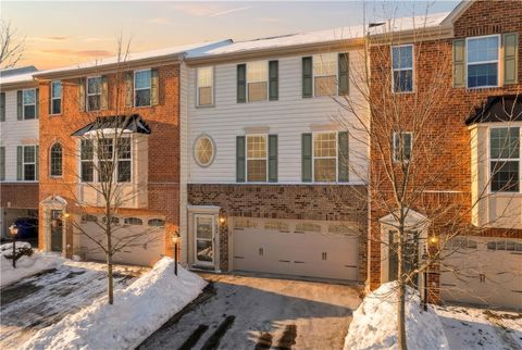 Photo of 1603 Pointe View Dr, Mars, PA 16046 (MLS # 1739318)