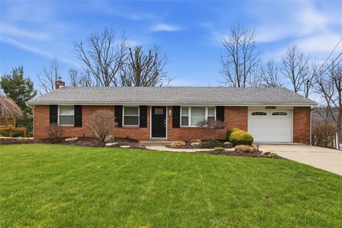Photo of 18 Crestwood Dr, Cecil, PA 15321 (MLS # 1746013)