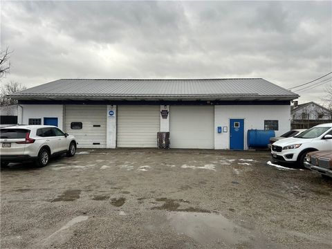 583 Mcclellandtown Rd South Union Twp PA 15401