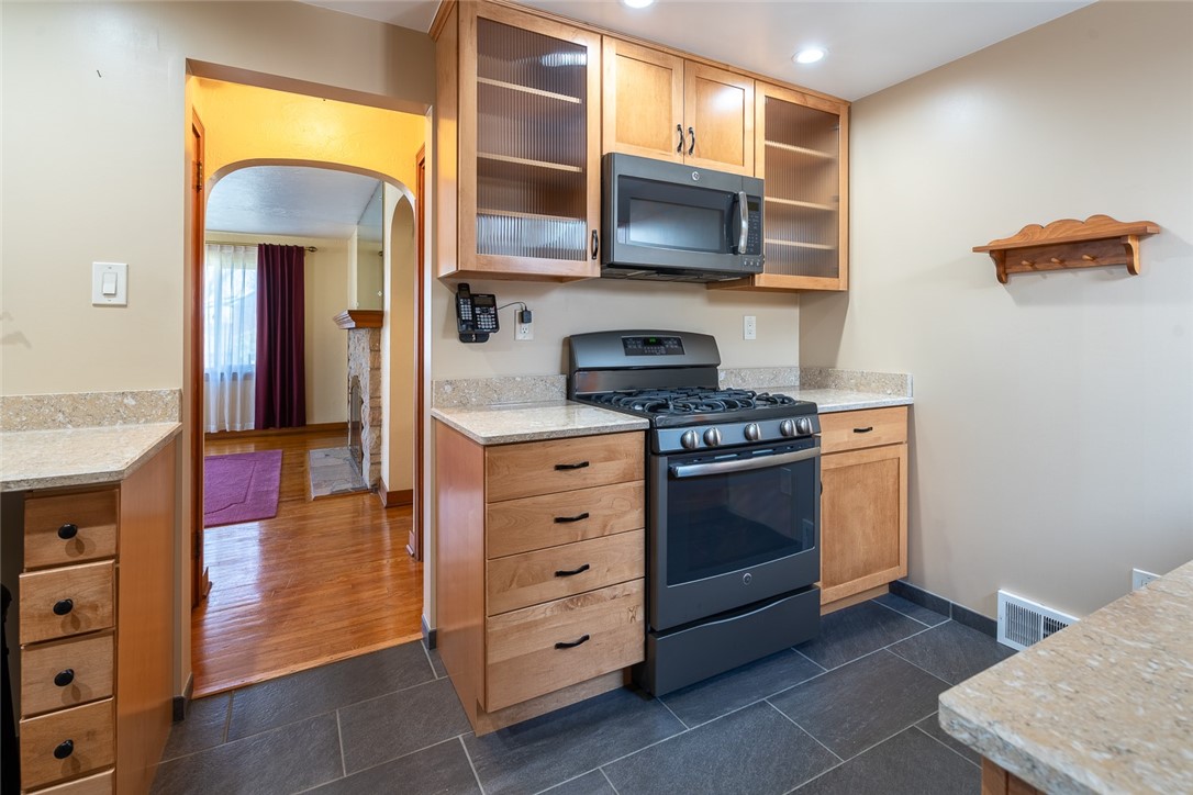 4800 Mooreridge Dr, Whitehall, Pennsylvania image 6