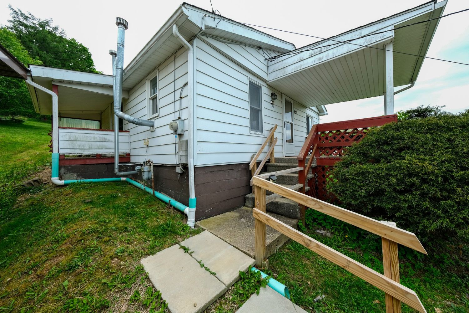 300 E 4th Street