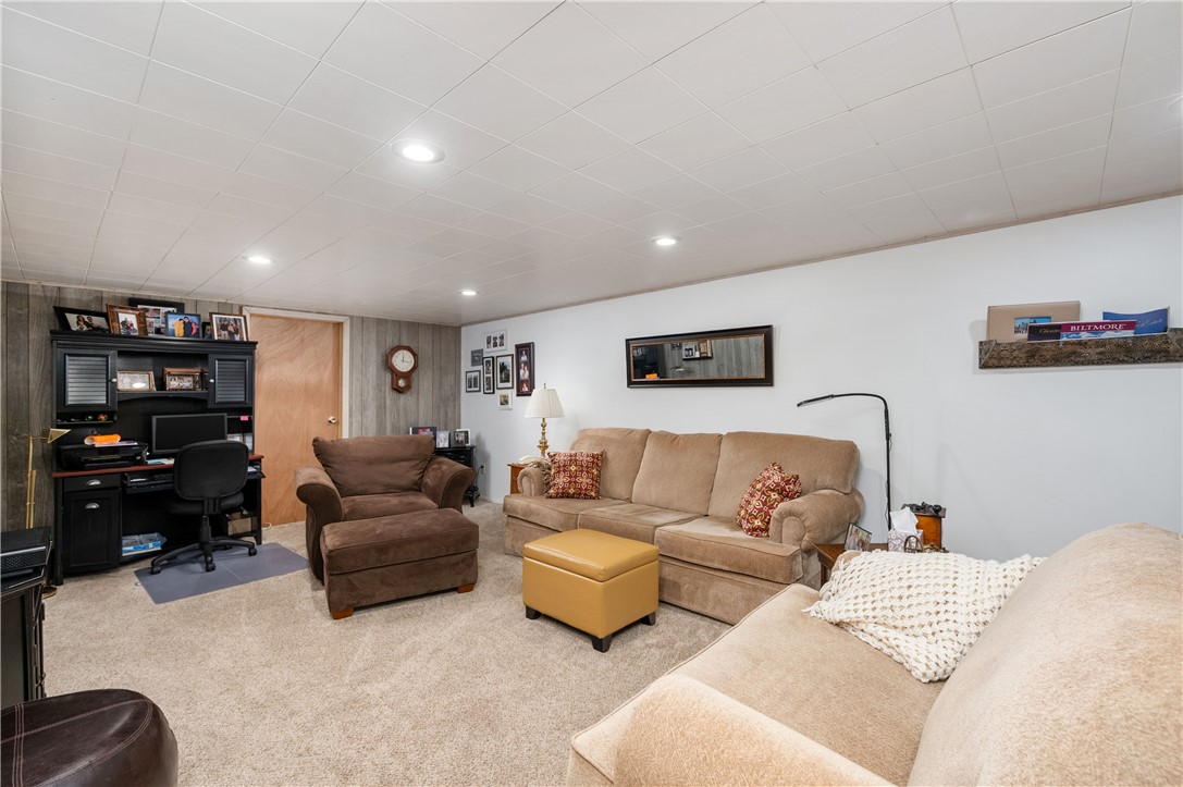 Mercer Twp - But, Pennsylvania 16057, United States, 3 Bedrooms Bedrooms, ,2 BathroomsBathrooms,Residential,Active,94938